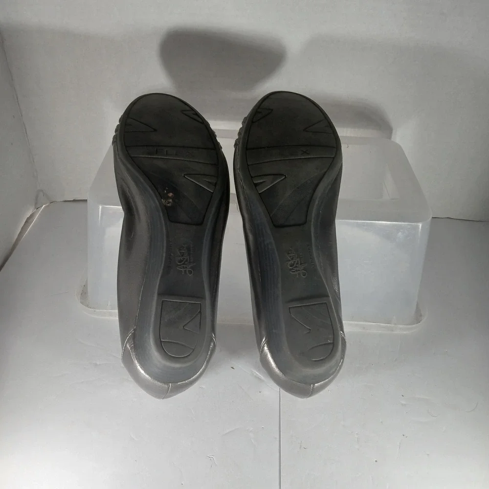 LifeStride Farrow‎ Wedge Pumps 8.5M Pewter Metallic Low Heel Office Professional